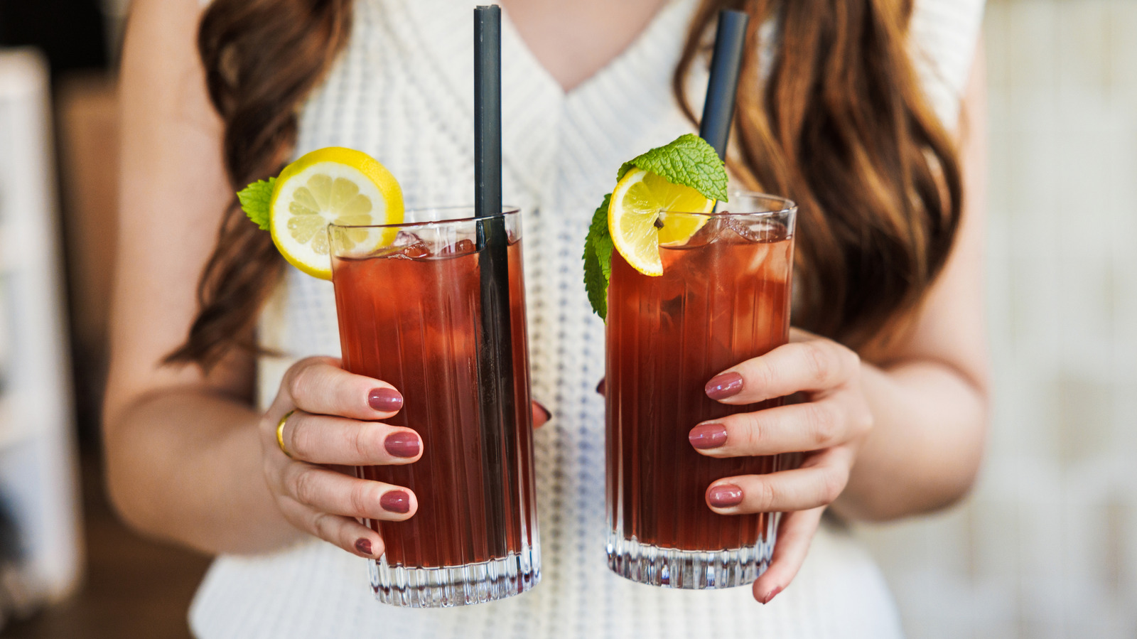Cold Brew vs. Iced Tea: Why Cold Steeping Wins for Flavor